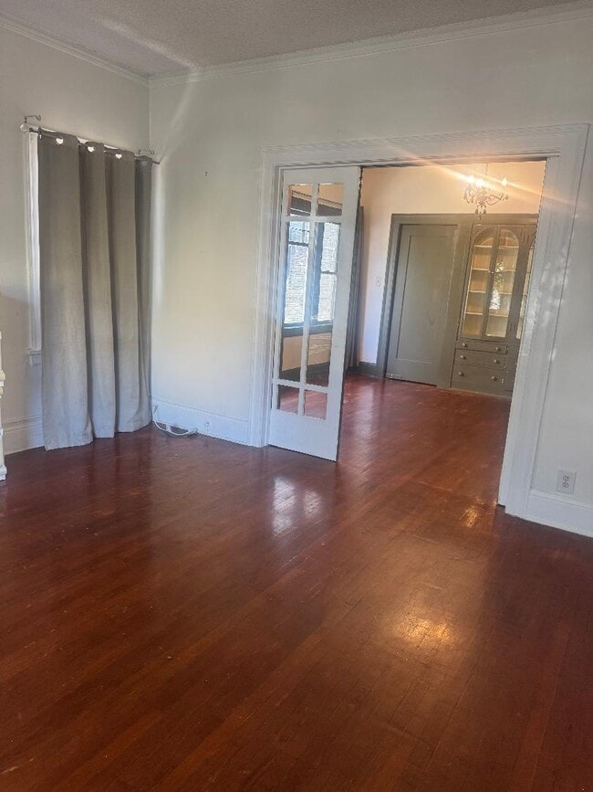 Building Photo - 1832 N Van Ness Ave