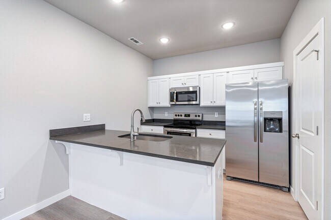 Building Photo - 259 N Wild Goose Ave