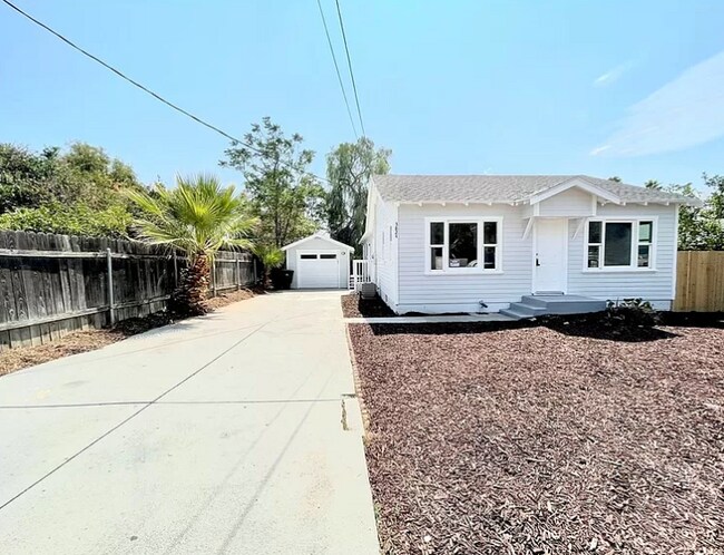 Cute & Fully Renovated - 3824 Spruce St