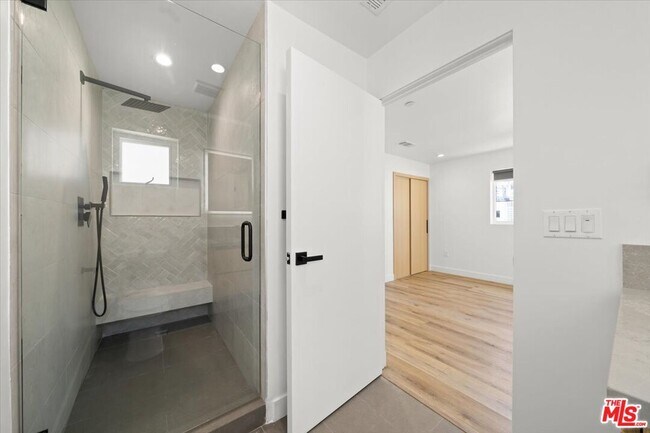 Building Photo - 841 N McCadden Pl