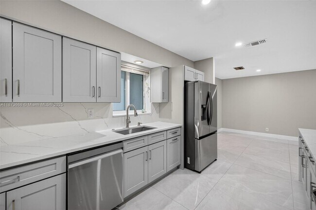Building Photo - 2201 NE 52nd St