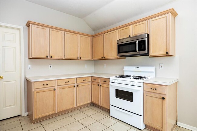 Building Photo - 3915 Lauderwood Ln