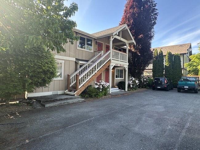 Primary Photo - 415 Healy Ave S