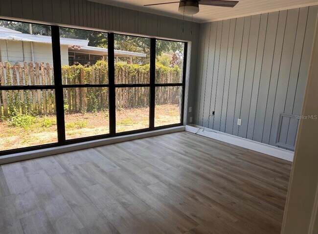 Building Photo - 2214 Ave B SW