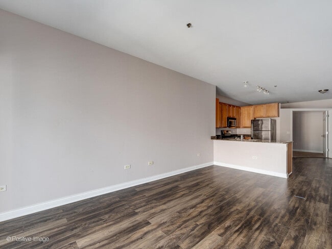 Building Photo - 8 W Monroe St