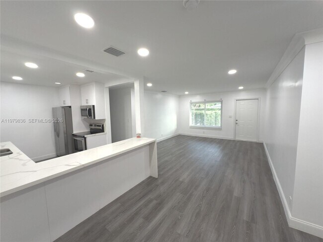 Building Photo - 1403 Adams St