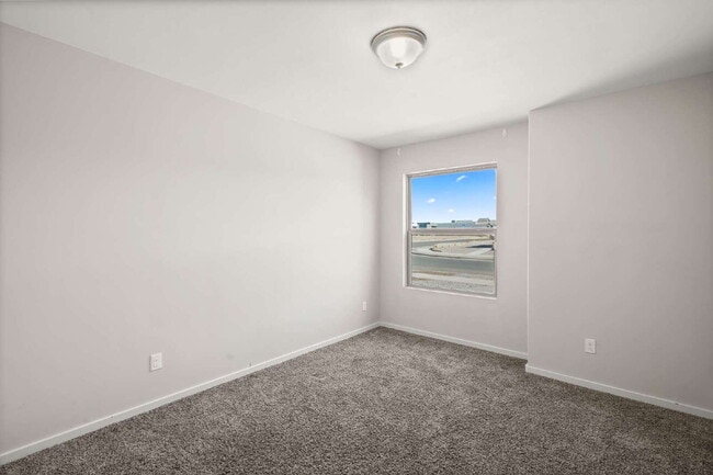 Building Photo - 629 Cedarwood Ave