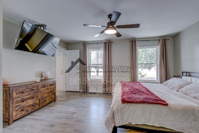 Building Photo - 500 Windy Rd