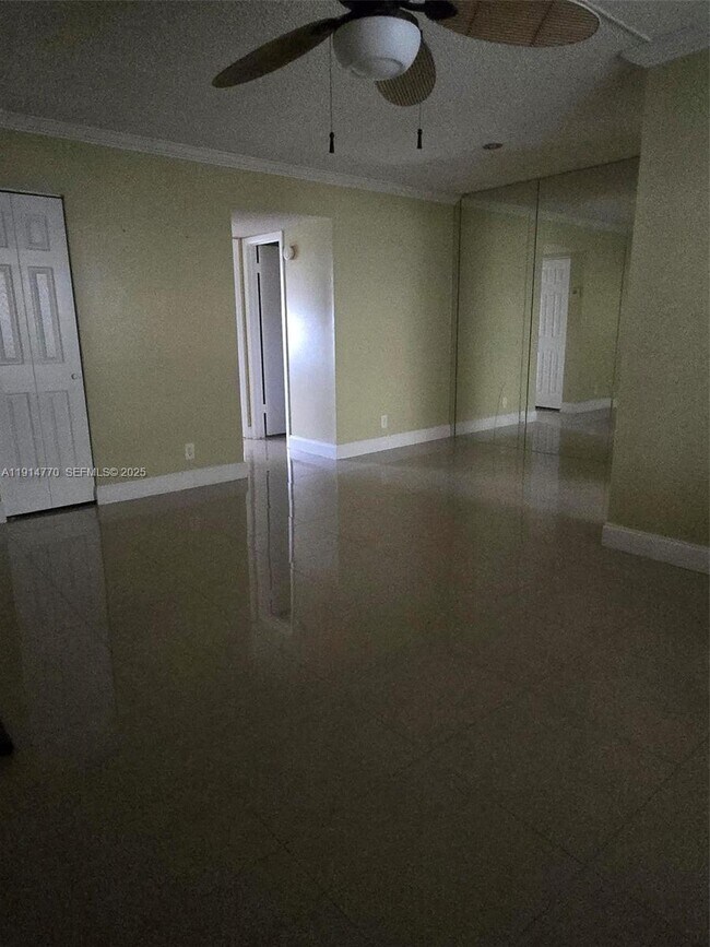 Building Photo - 1425 Arthur St