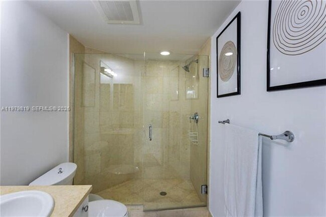 Building Photo - 19900 E Country Club Dr