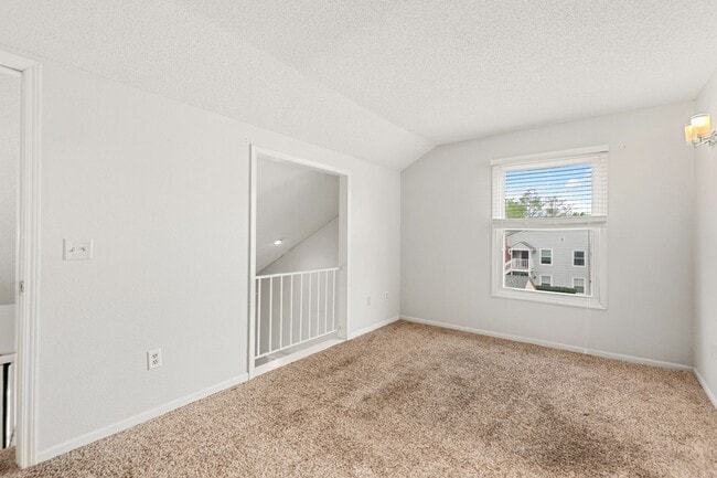 Building Photo - 2 Bed 2 Bath condo in great location!