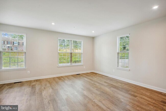 Building Photo - 19753 Grn Vlg Dr