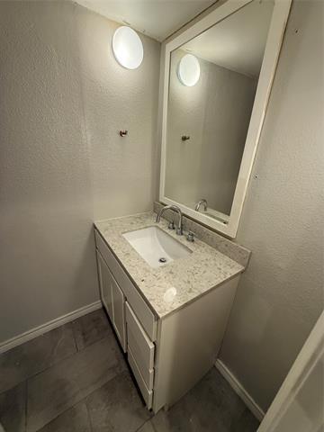 Building Photo - 7522 Holly Hill Dr