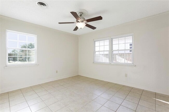 Building Photo - 5500 Arlene St