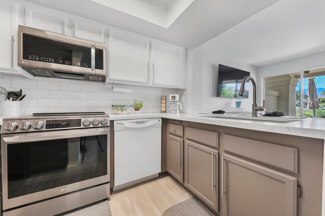 Building Photo - 78347 Terra Cotta Ct