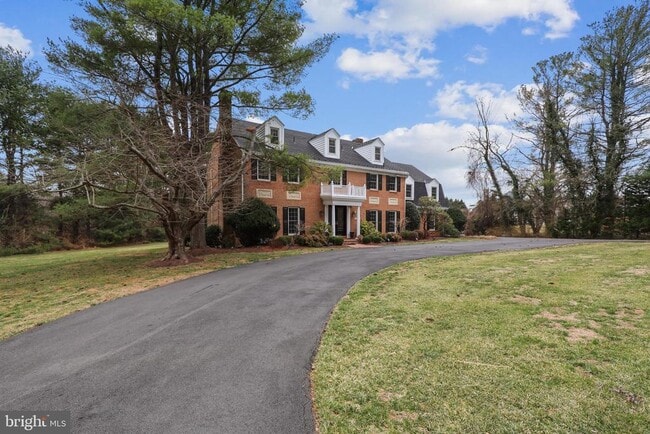 Building Photo - 10605 River Oaks Ln