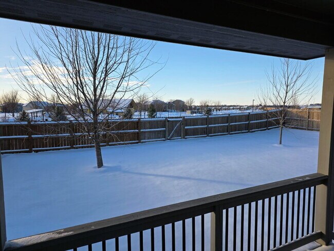 Building Photo - 482 NE Westgate Dr