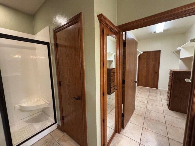 Building Photo - Stunning 3 bed in immaculate community, NO mowing, neighborhood pool, and GATED entry!