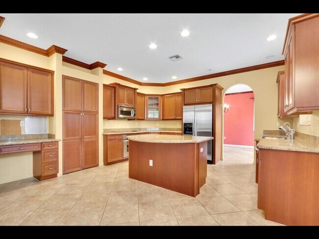 Building Photo - 3043 Hartridge Terrace