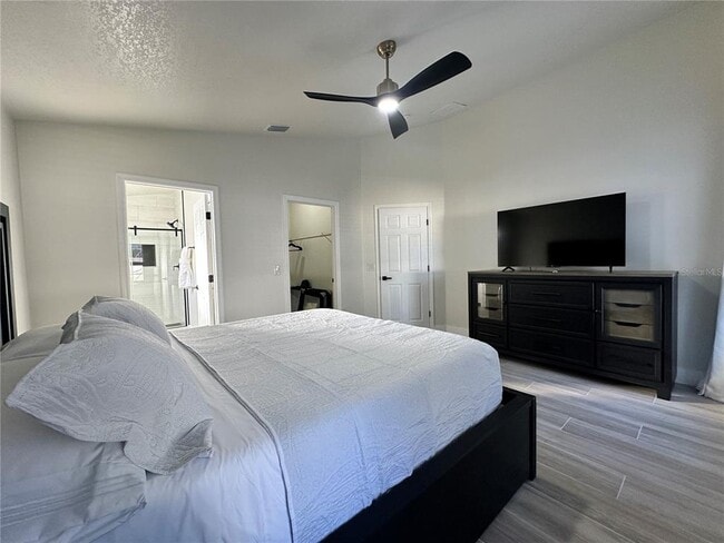 Building Photo - 17410 Woodcrest Way
