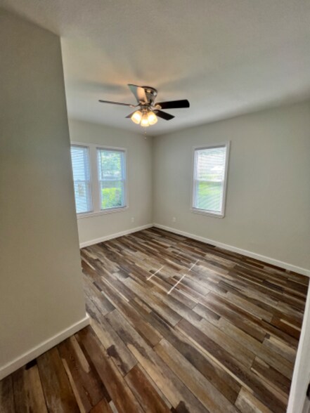 Building Photo - 521 N Woodrow Ave