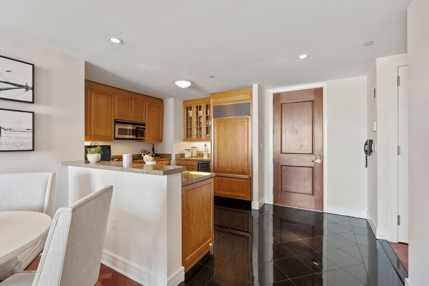 Building Photo - 765 Market St