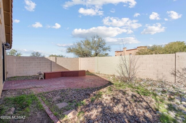 Building Photo - 321 E Fieldcrest Ln