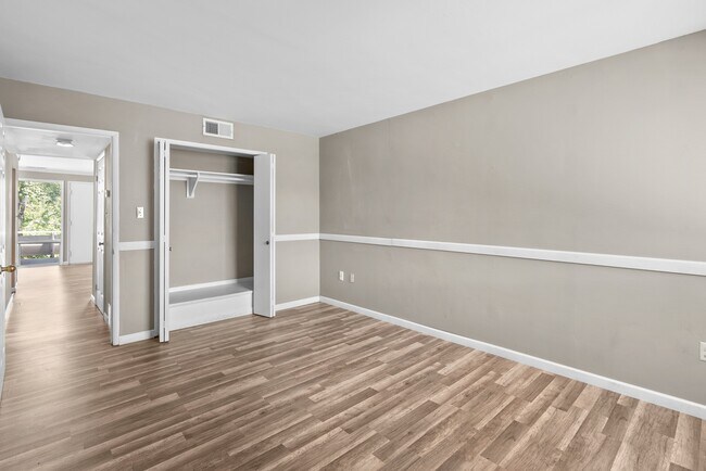 Building Photo - 558 Wilson Bridge Dr