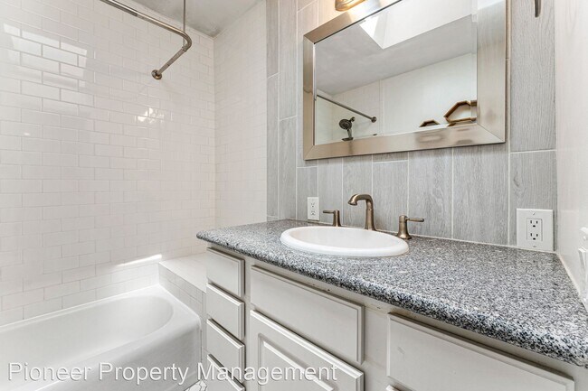 Building Photo - 3 br, 1 bath House - 3460 S. Marion St.