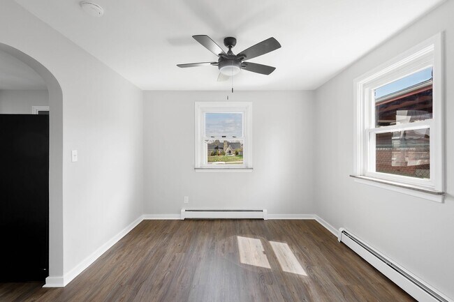 Building Photo - 826 Miller Ave