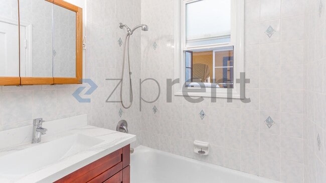 Building Photo - 1578 43rd Ave