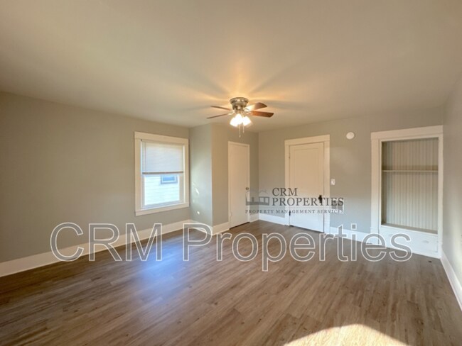 Building Photo - 611 N Main St