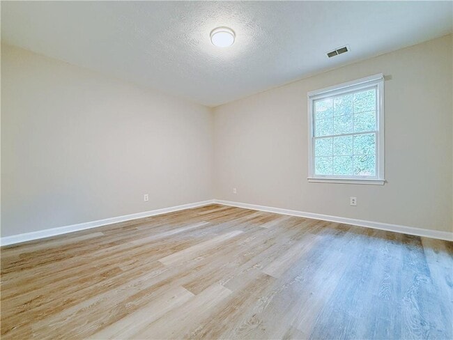 Building Photo - 2315 Hudson Dr SW