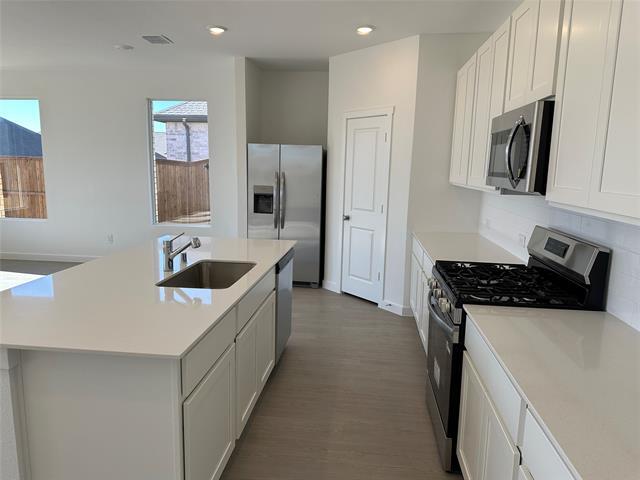 Building Photo - 620 Mare Dr