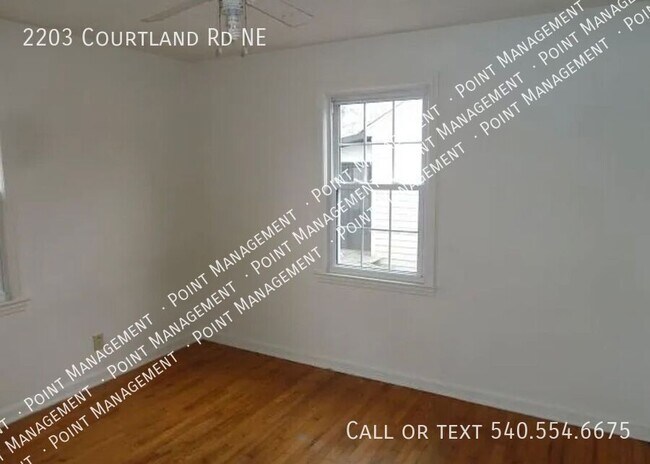 Building Photo - 2203 Courtland Rd NE