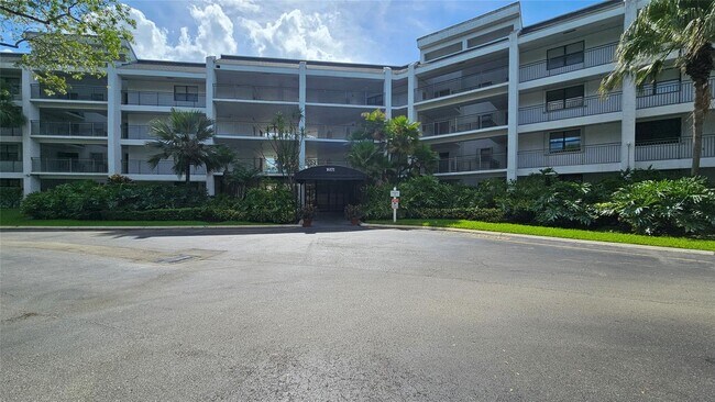 Building Photo - 16171 Blatt Blvd