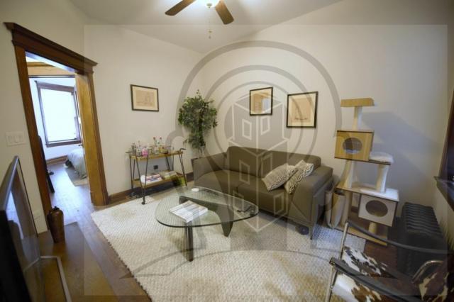 Building Photo - 2 bedroom in CHICAGO IL 60613