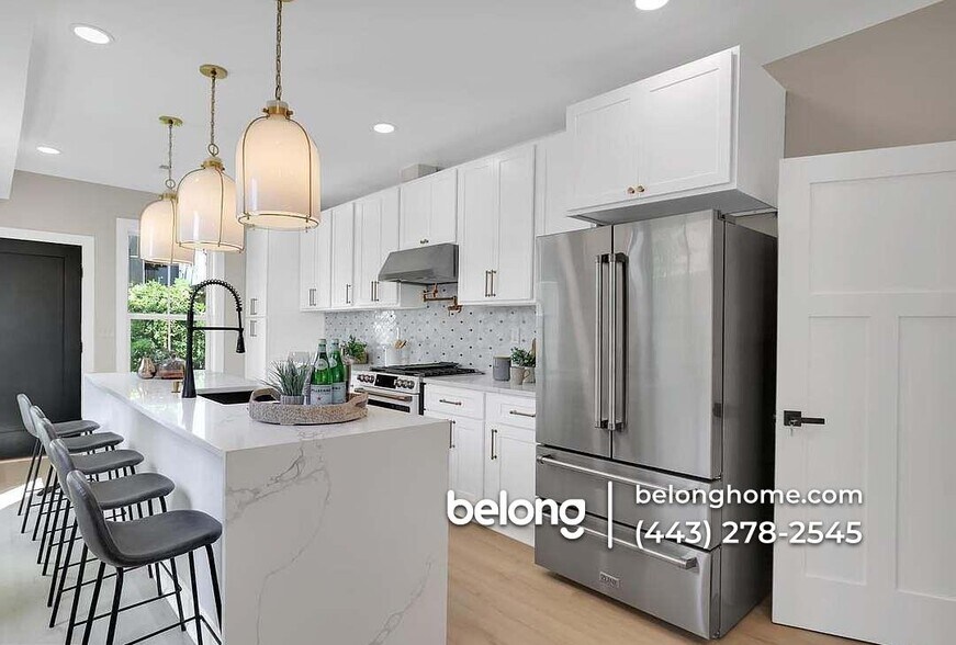 Building Photo - 1032 W Franklin St