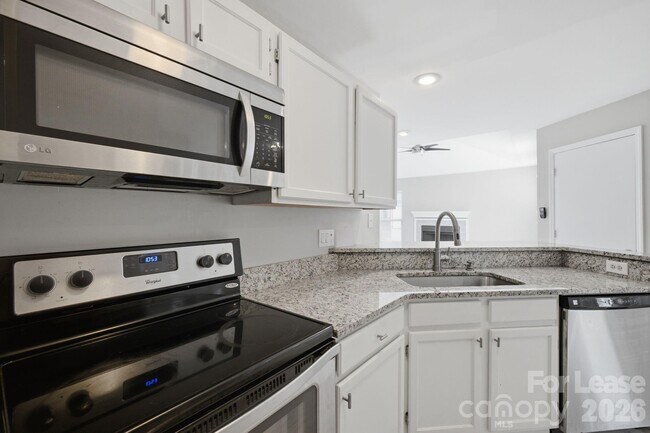 Building Photo - 18841 Vineyard Point Ln