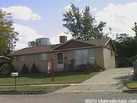 Building Photo - Great Brick Rambler for Rent in Washington...