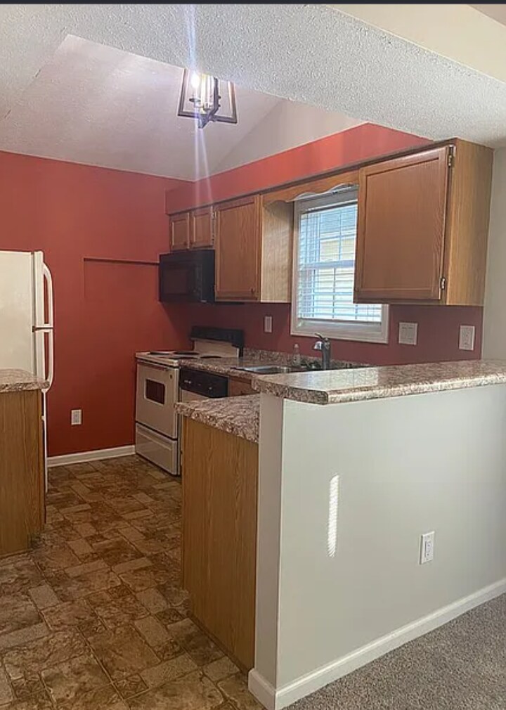 Building Photo - 310 Northwind Dr