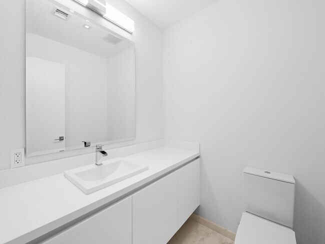 Building Photo - 701 N Fort Lauderdale Beach Blvd