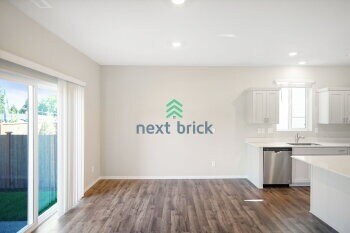 Building Photo - 4 Bed and 2.5 Bath Single-family Home Available for Rent!