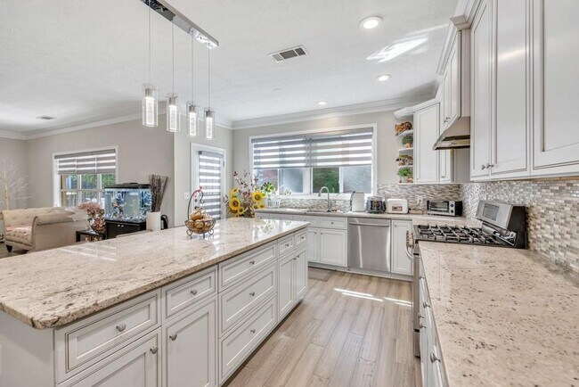 Building Photo - 1500 Highland Farm Dr
