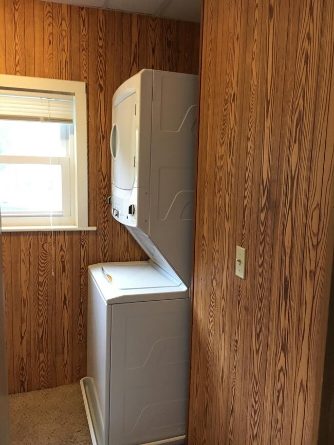 Washer/Dryer Unit - 600 S Washington St