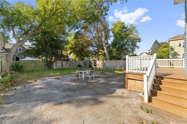 Building Photo - 319 Merriman Ave