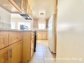 Building Photo - 21 Thornton Ave Venice, CA 90291