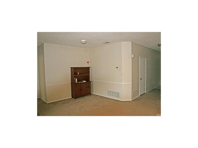 Building Photo - 3 Bedroom 2 Bath home for Lease in Denton