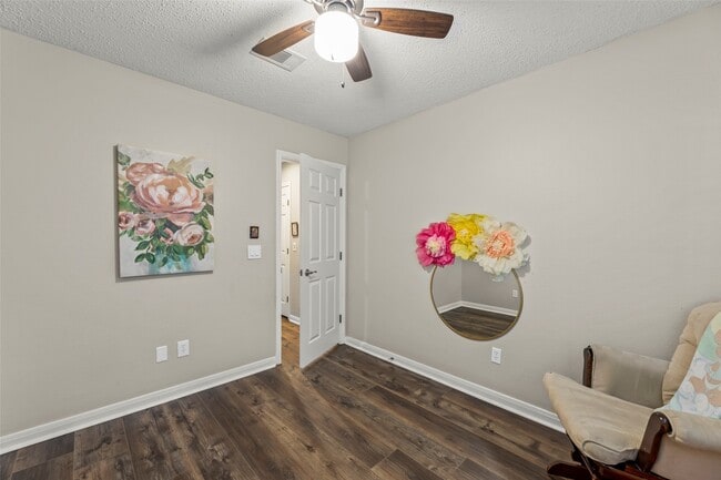 Building Photo - 9418 Wandsworth Dr