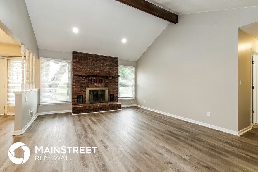 Building Photo - 8523 N Rhode Ave